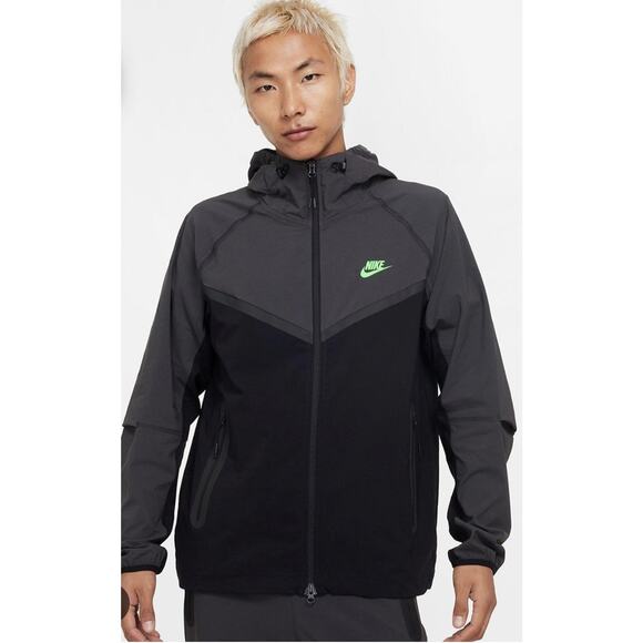 Nike Tech Windbreaker Jacket Black Size XS BNWT HM7151-013 - Picture 2 of 4